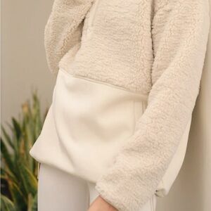 The North Face Cozy Cream Sherpa pull over Jacket - medium